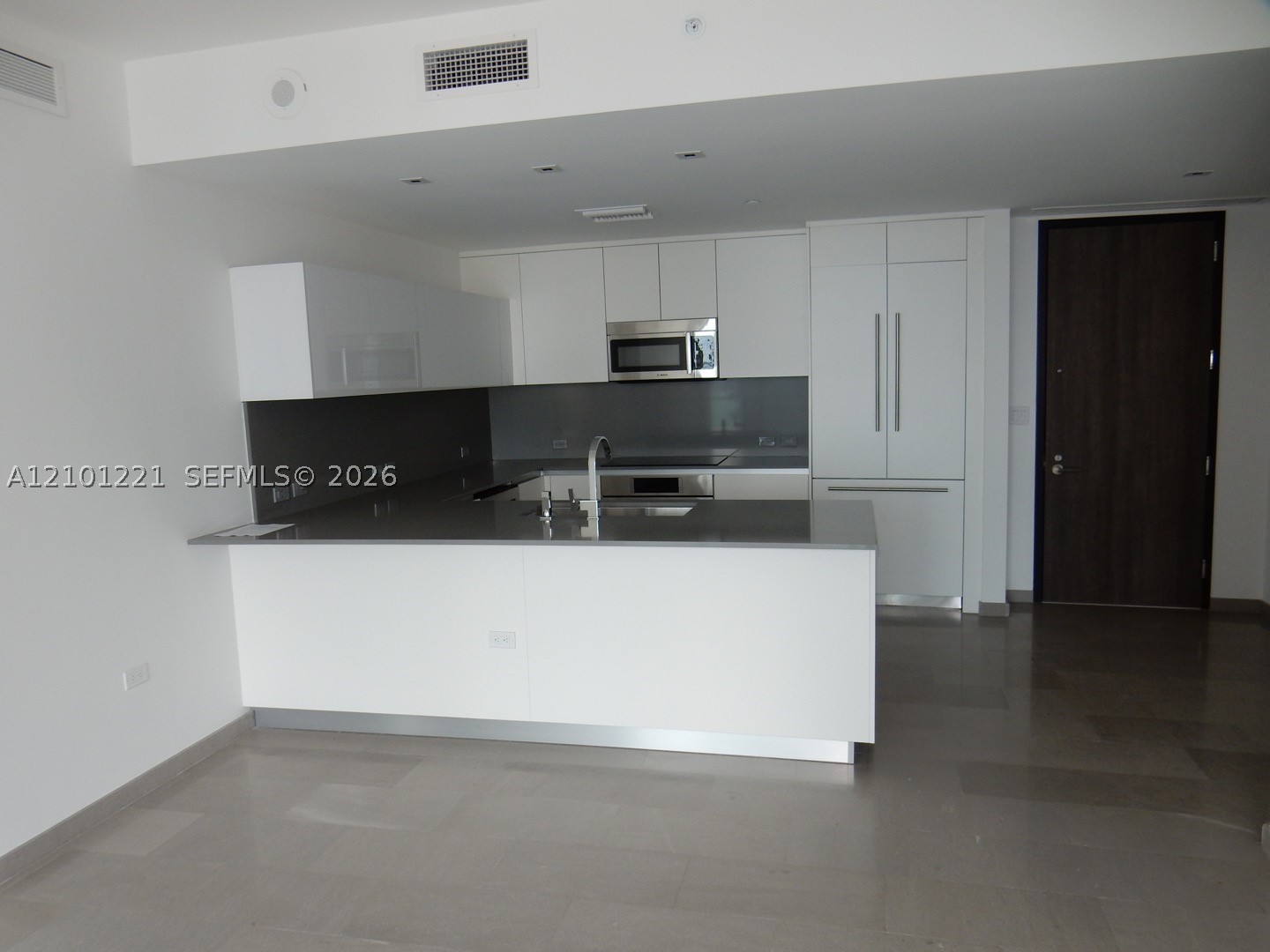 88 SW 7th St #2703, Miami FL 33130