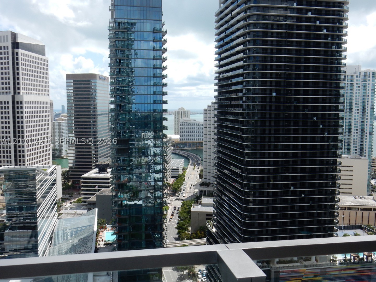88 SW 7th St #2703, Miami FL 33130