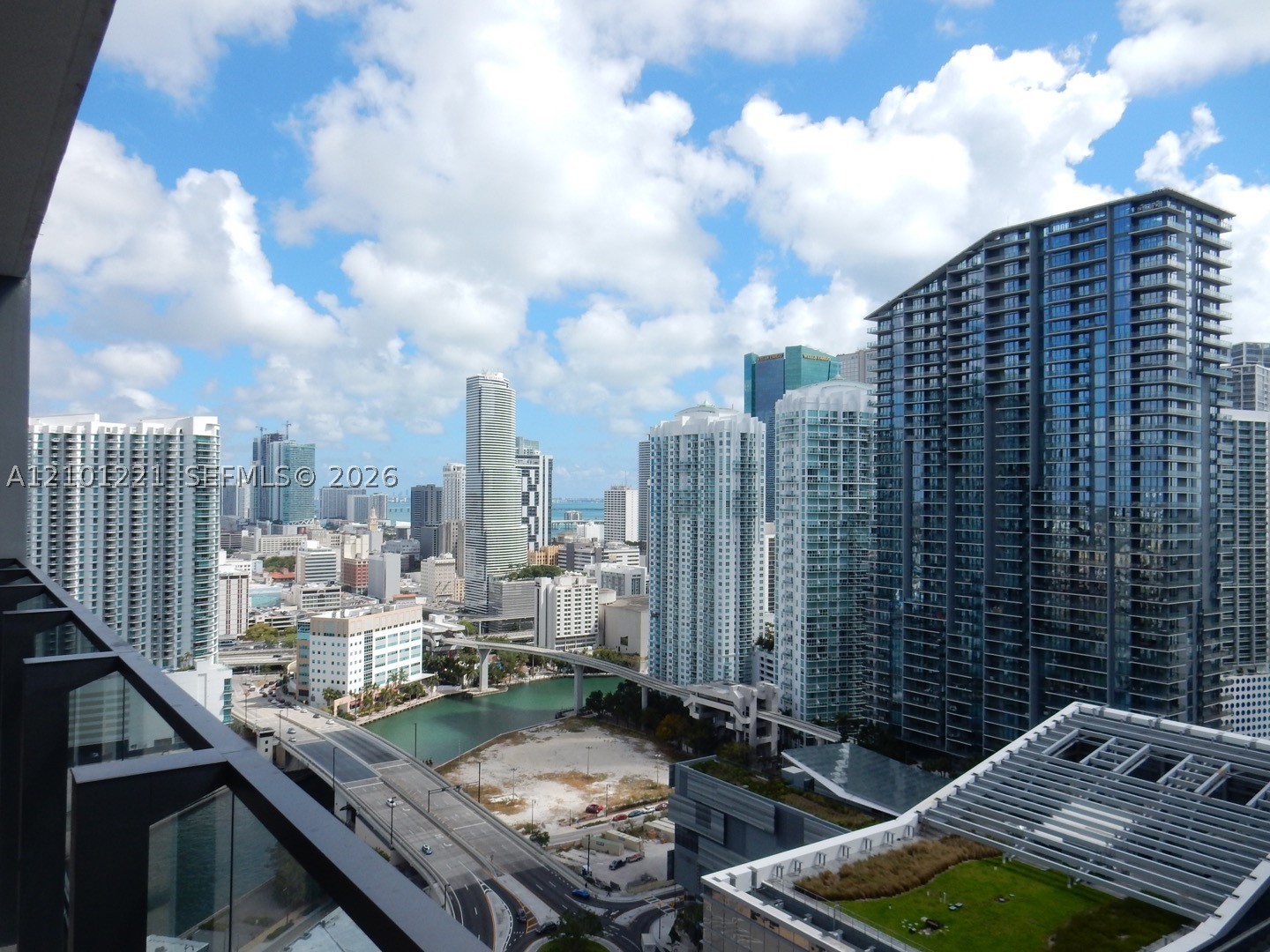 88 SW 7th St #2703, Miami FL 33130