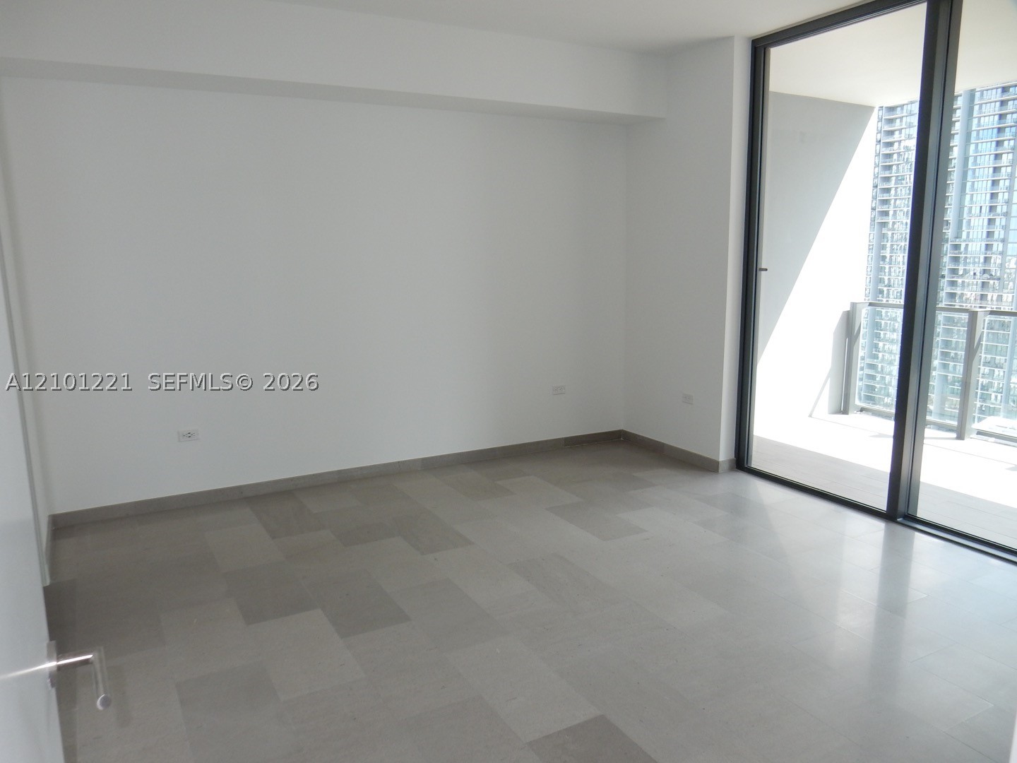 88 SW 7th St #2703, Miami FL 33130