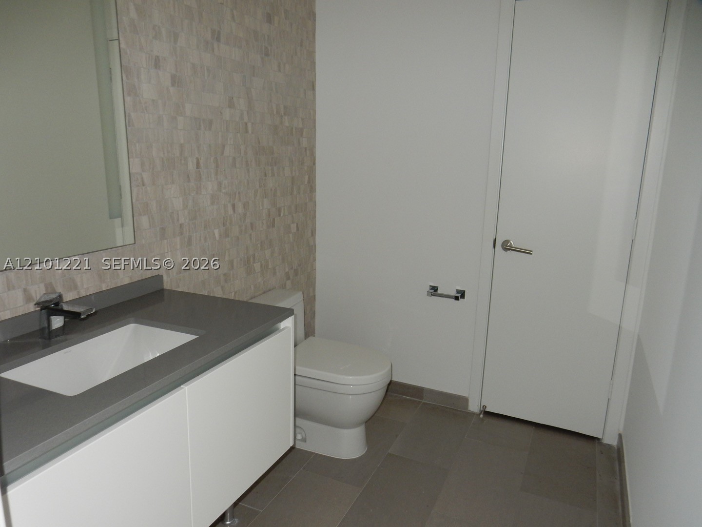 88 SW 7th St #2703, Miami FL 33130