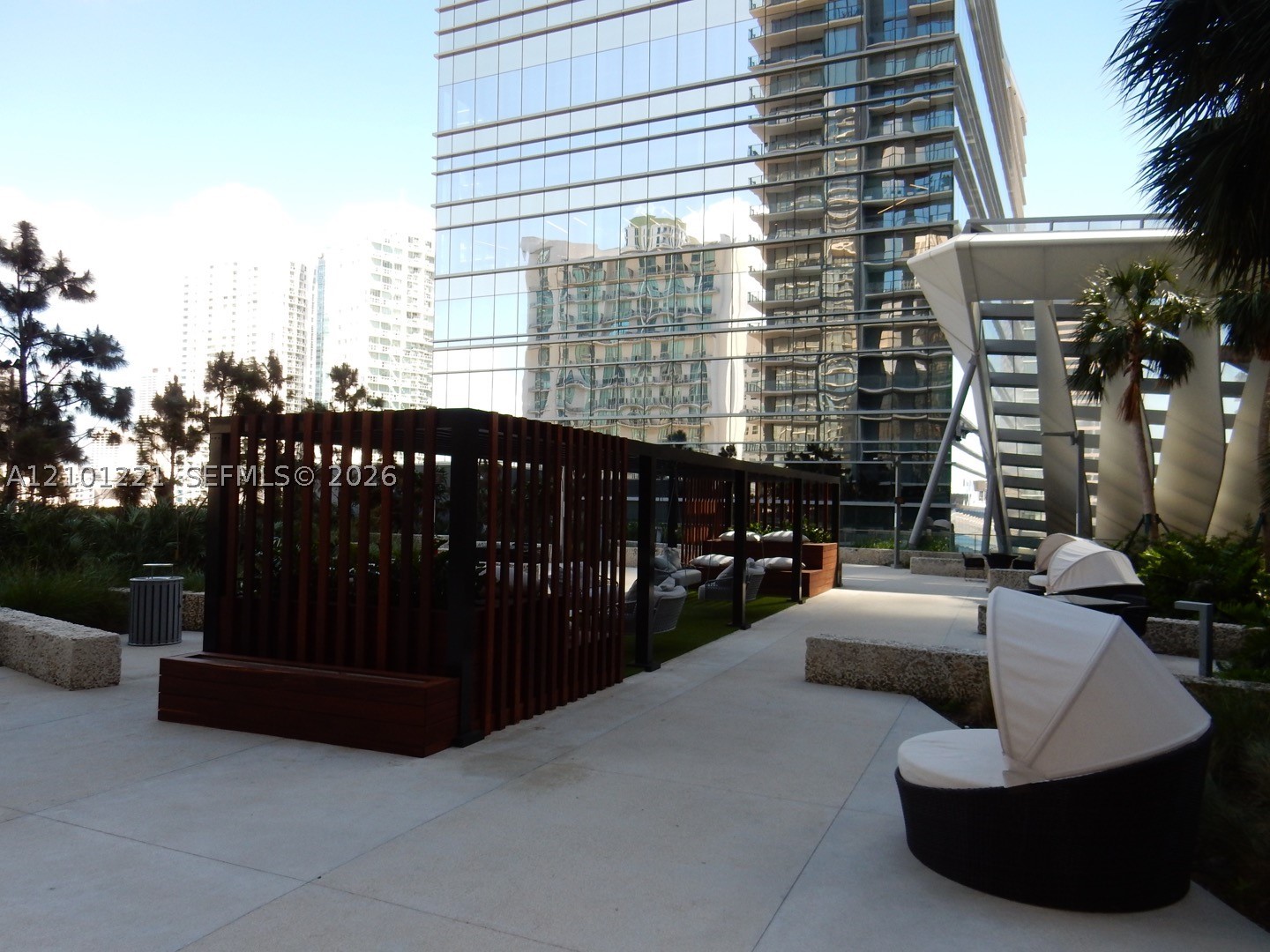 88 SW 7th St #2703, Miami FL 33130