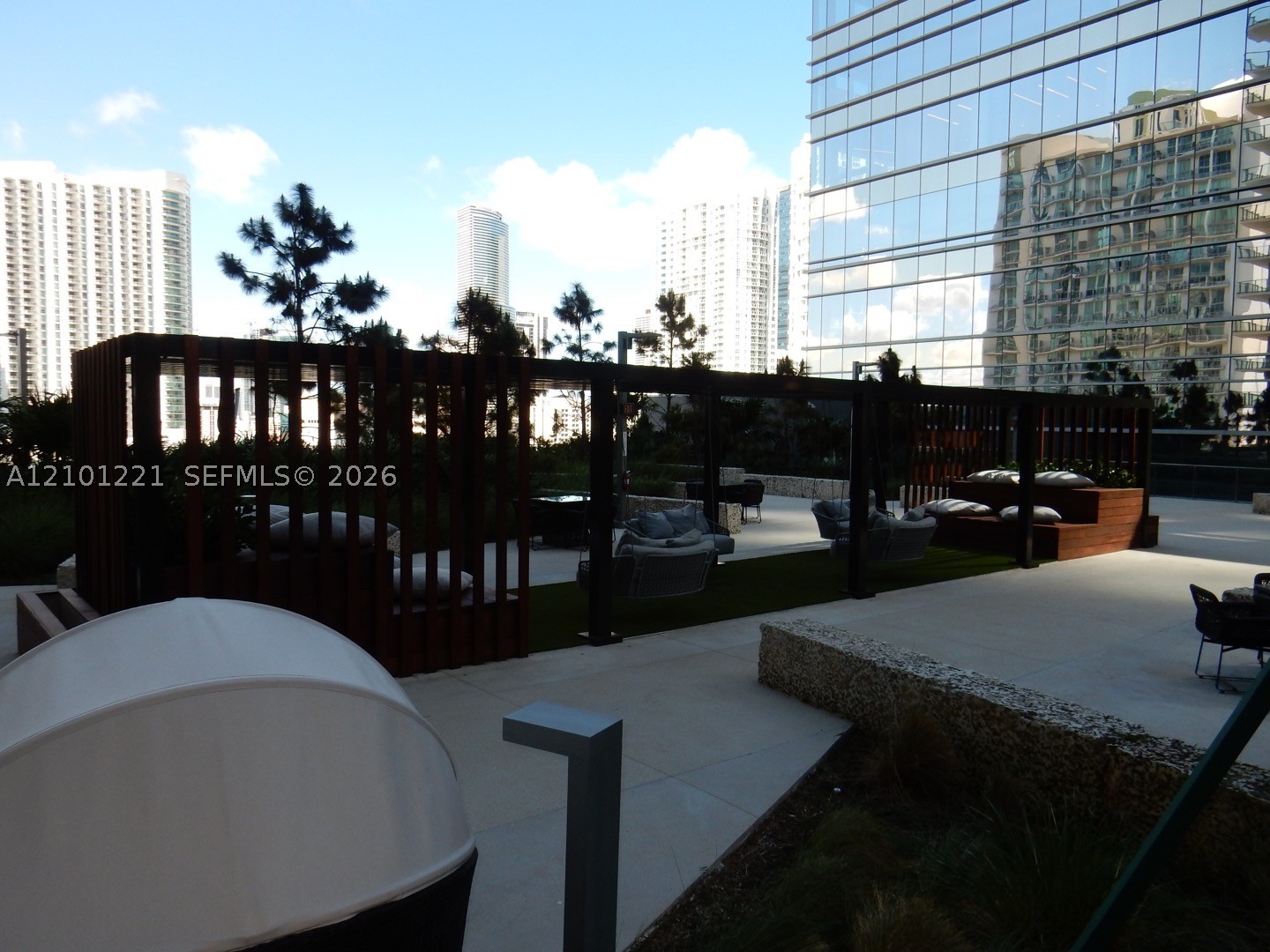 88 SW 7th St #2703, Miami FL 33130