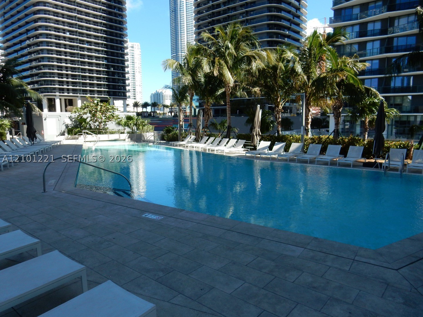 88 SW 7th St #2703, Miami FL 33130