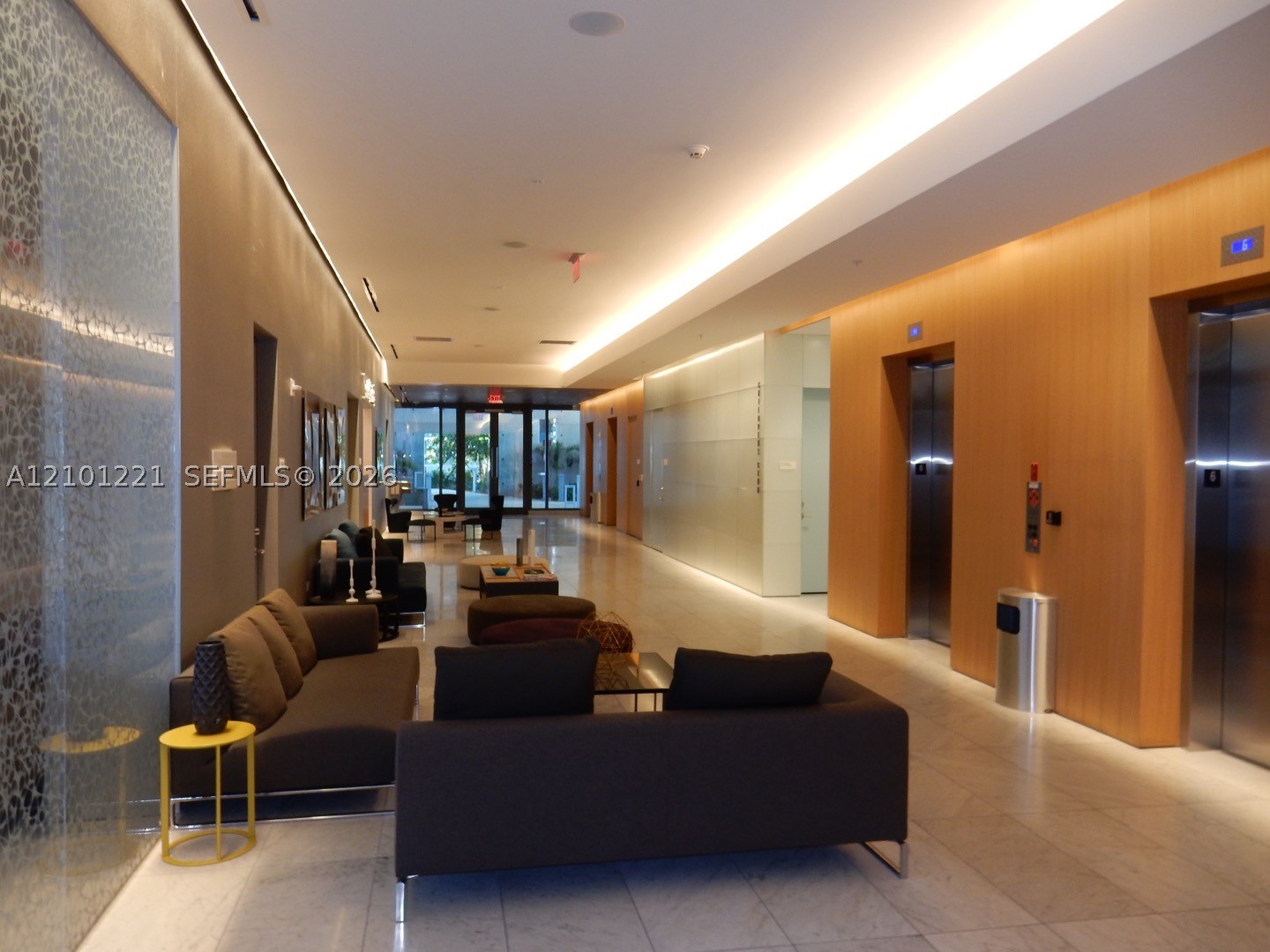 88 SW 7th St #2703, Miami FL 33130