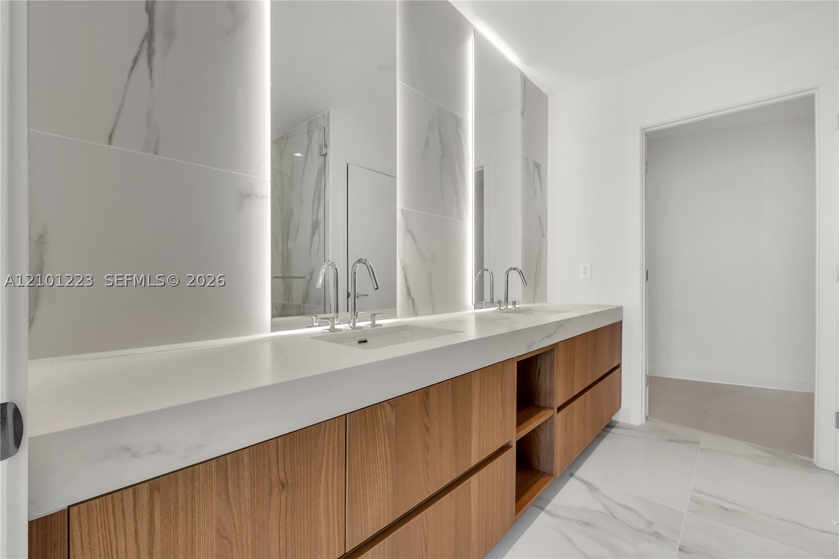 1400 Biscayne Blvd #1901, Miami FL 33132
