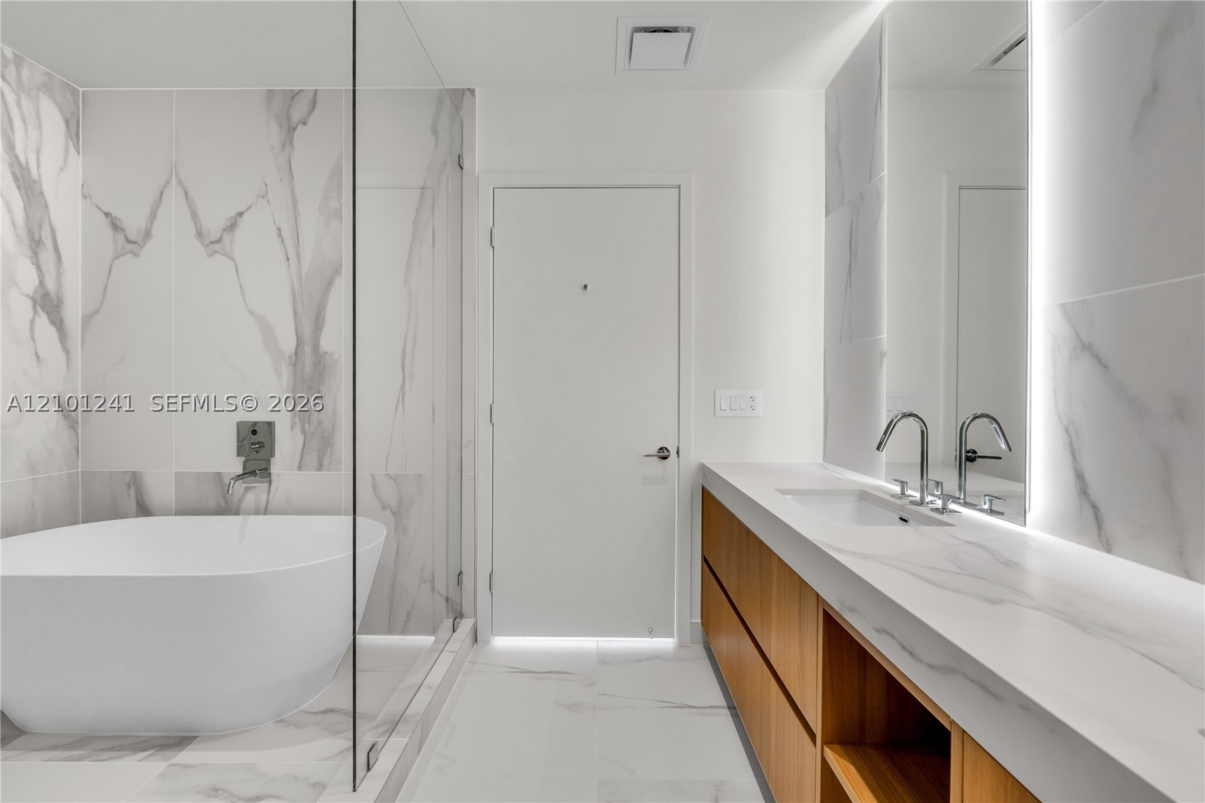 1400 Biscayne #1901, Miami FL 33132