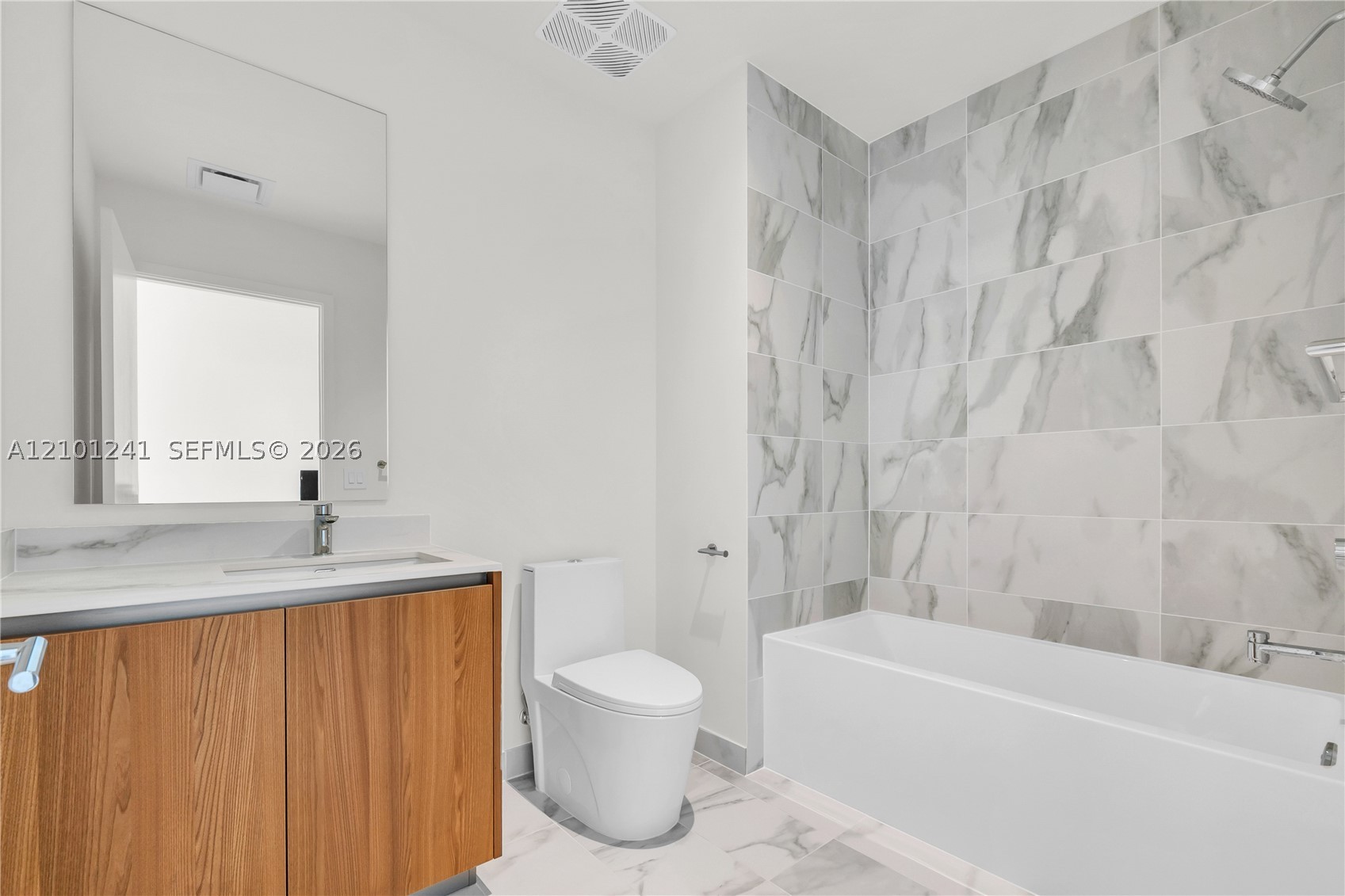 1400 Biscayne #1901, Miami FL 33132