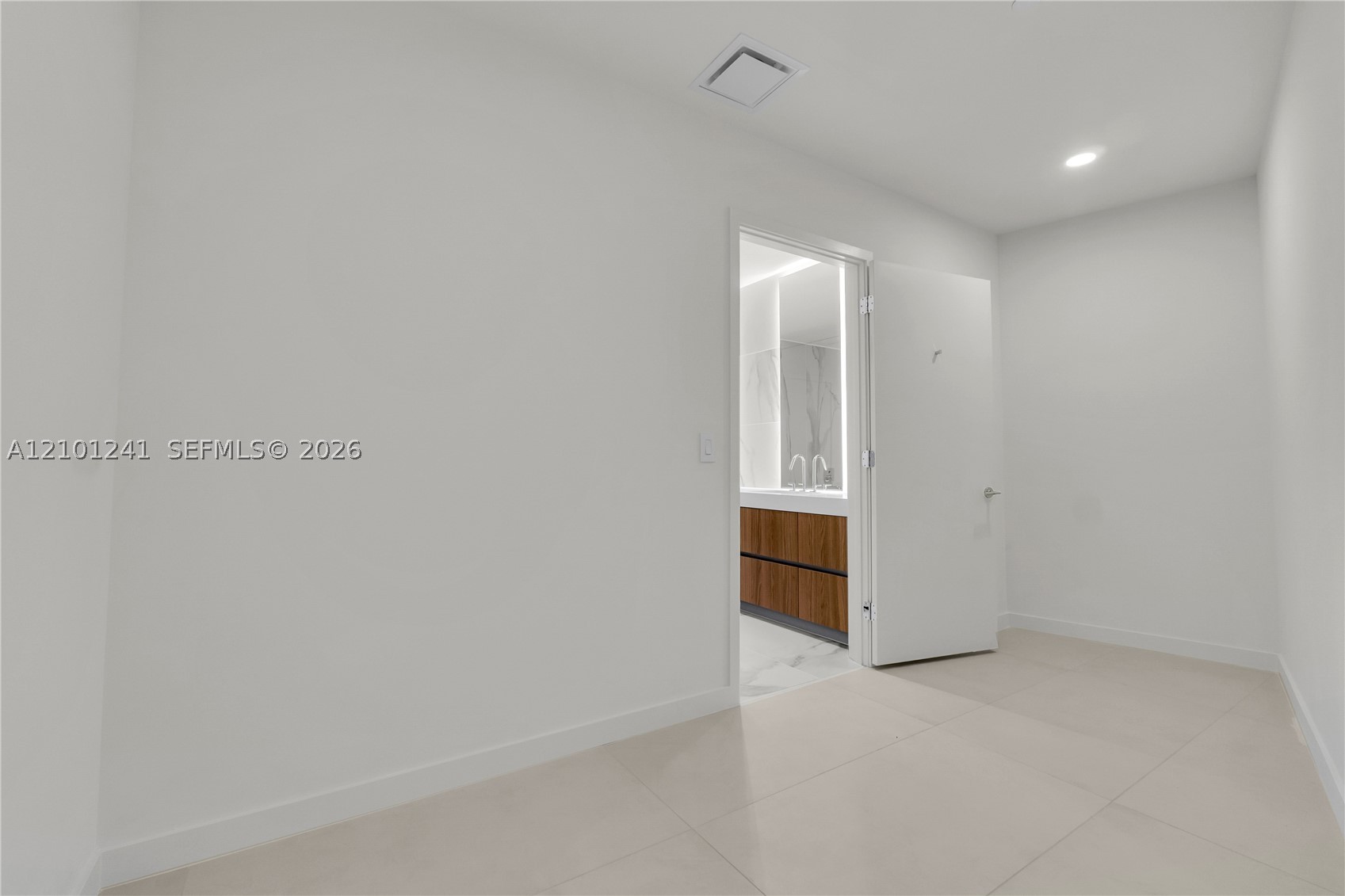 1400 Biscayne #1901, Miami FL 33132