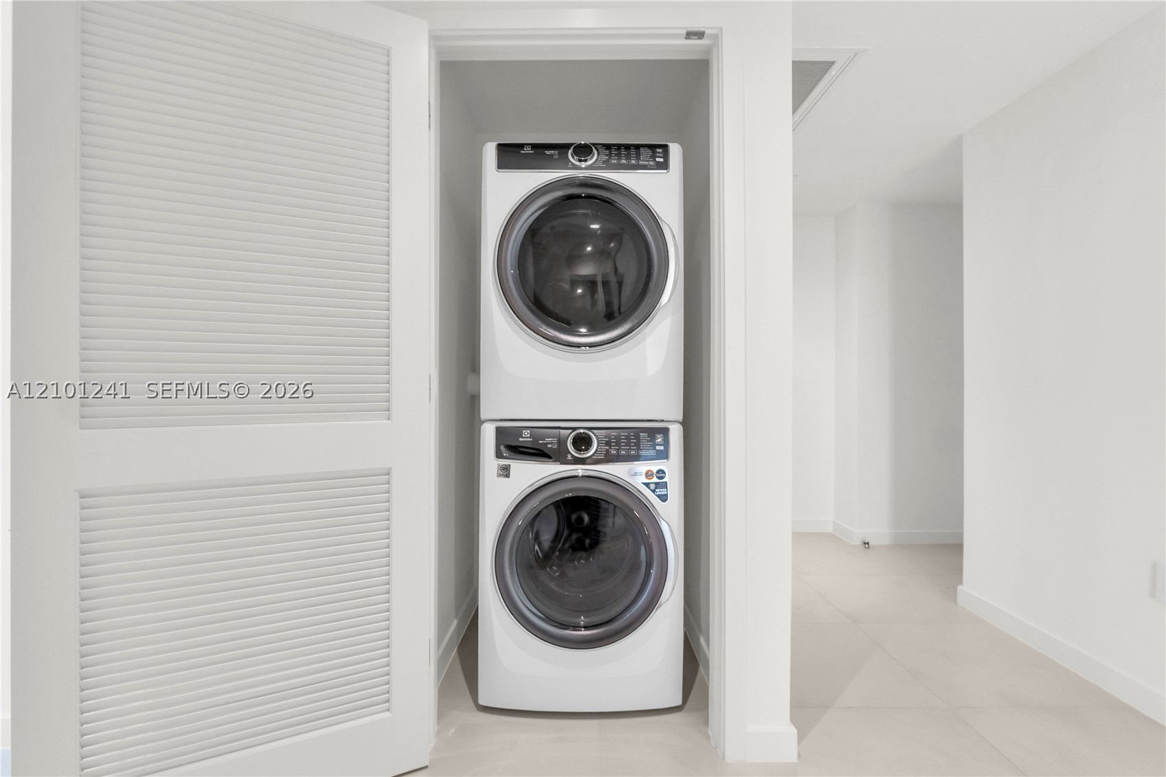 1400 Biscayne #1901, Miami FL 33132