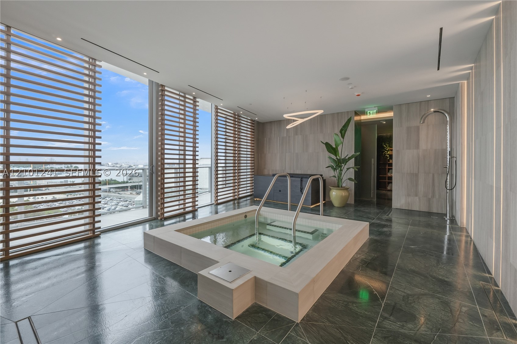 1400 Biscayne #1901, Miami FL 33132