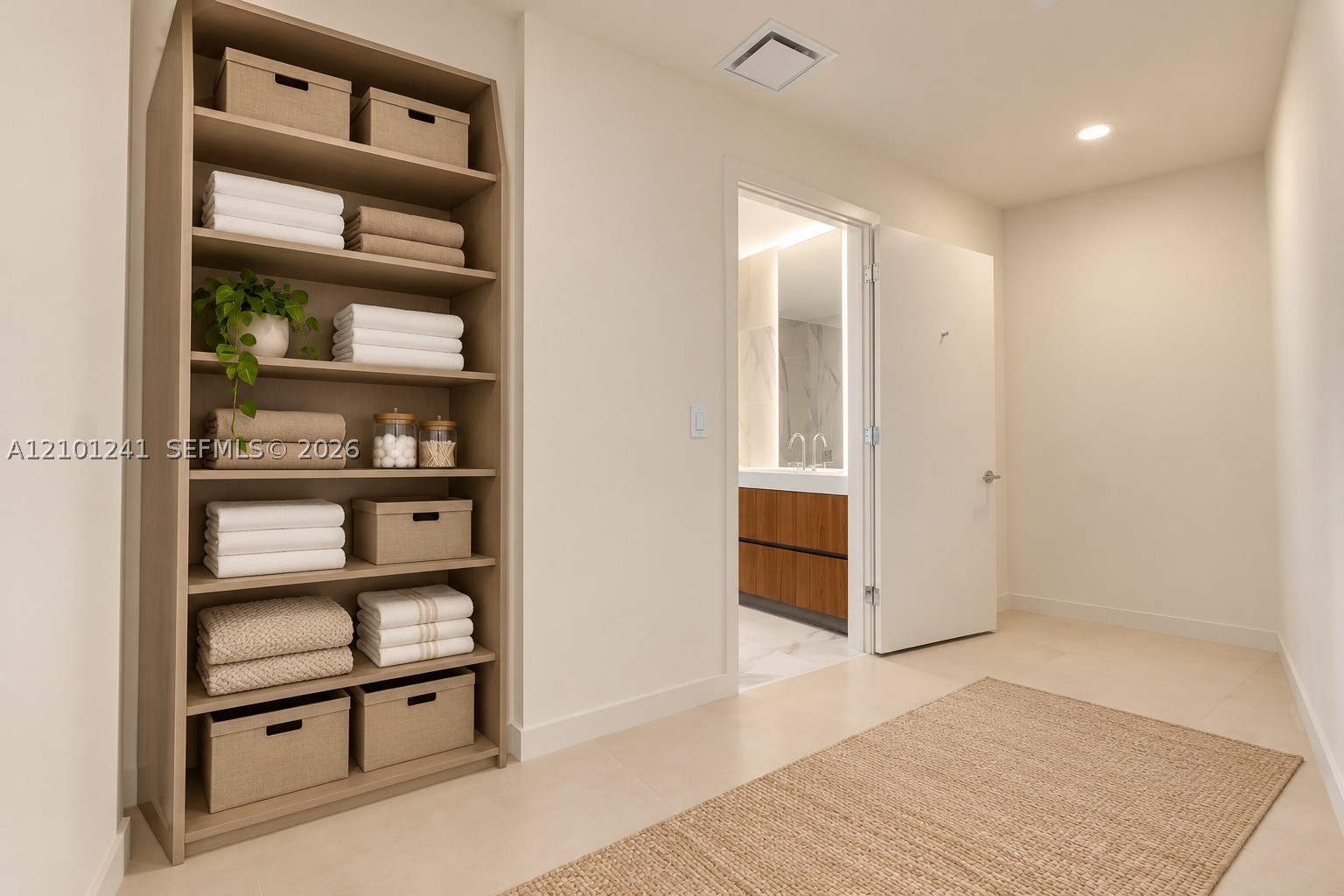 1400 Biscayne #1901, Miami FL 33132