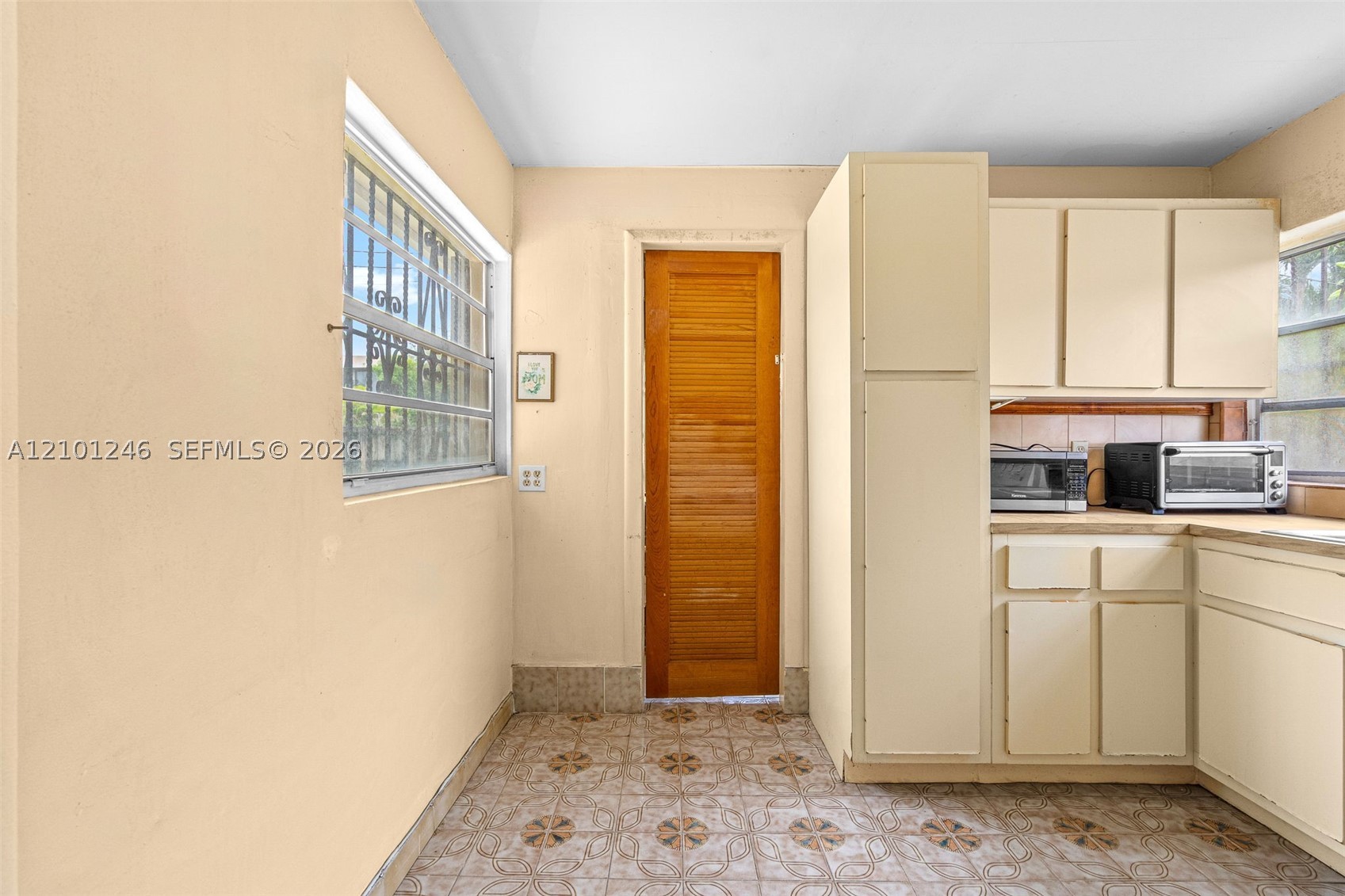8810 SW 54th Ter, Miami FL 33165