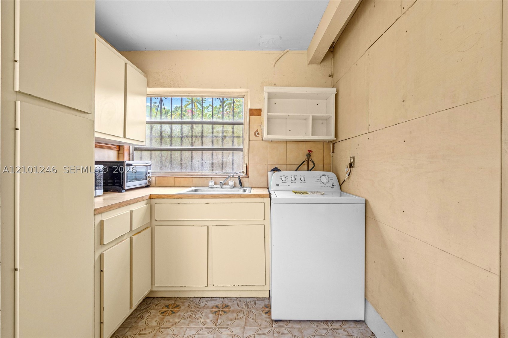 8810 SW 54th Ter, Miami FL 33165