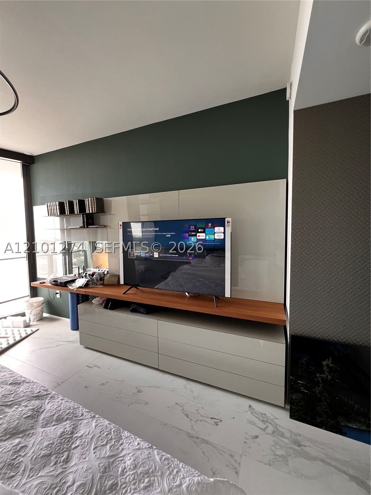 1000 Biscayne Blvd #4402, Miami FL 33132