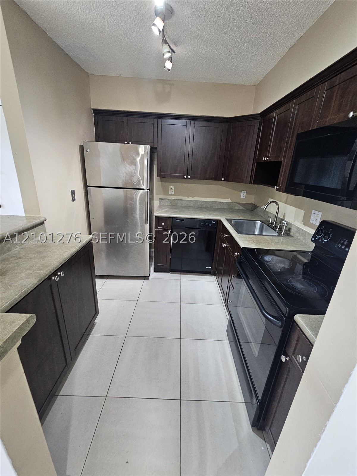 19760 SW 103rd Ct #102, Cutler Bay FL 33157
