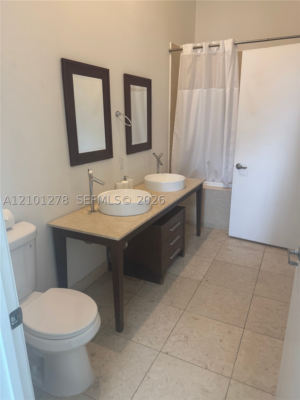 485 Brickell Ave #2806, Miami FL 33131