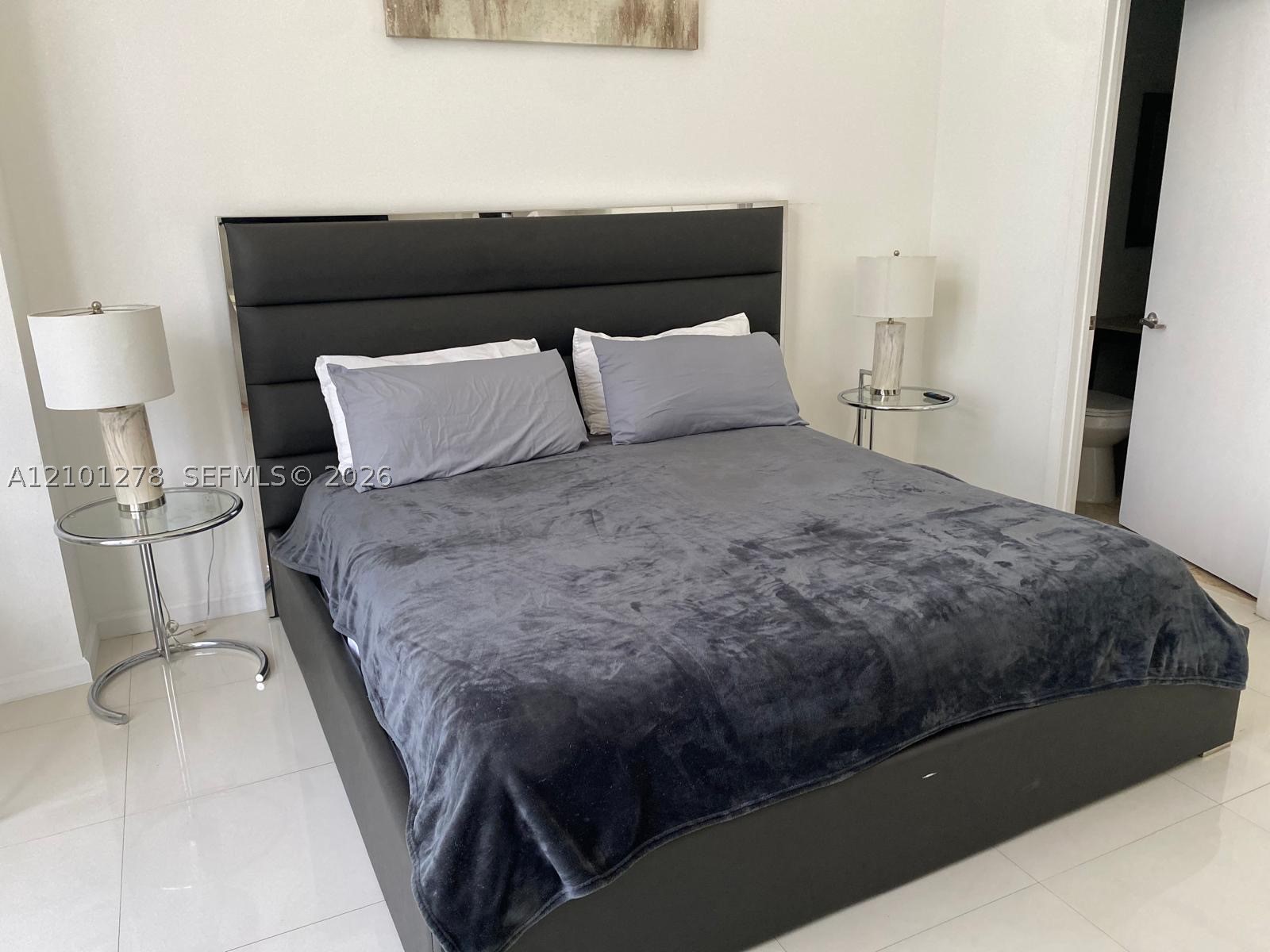 485 Brickell Ave #2806, Miami FL 33131