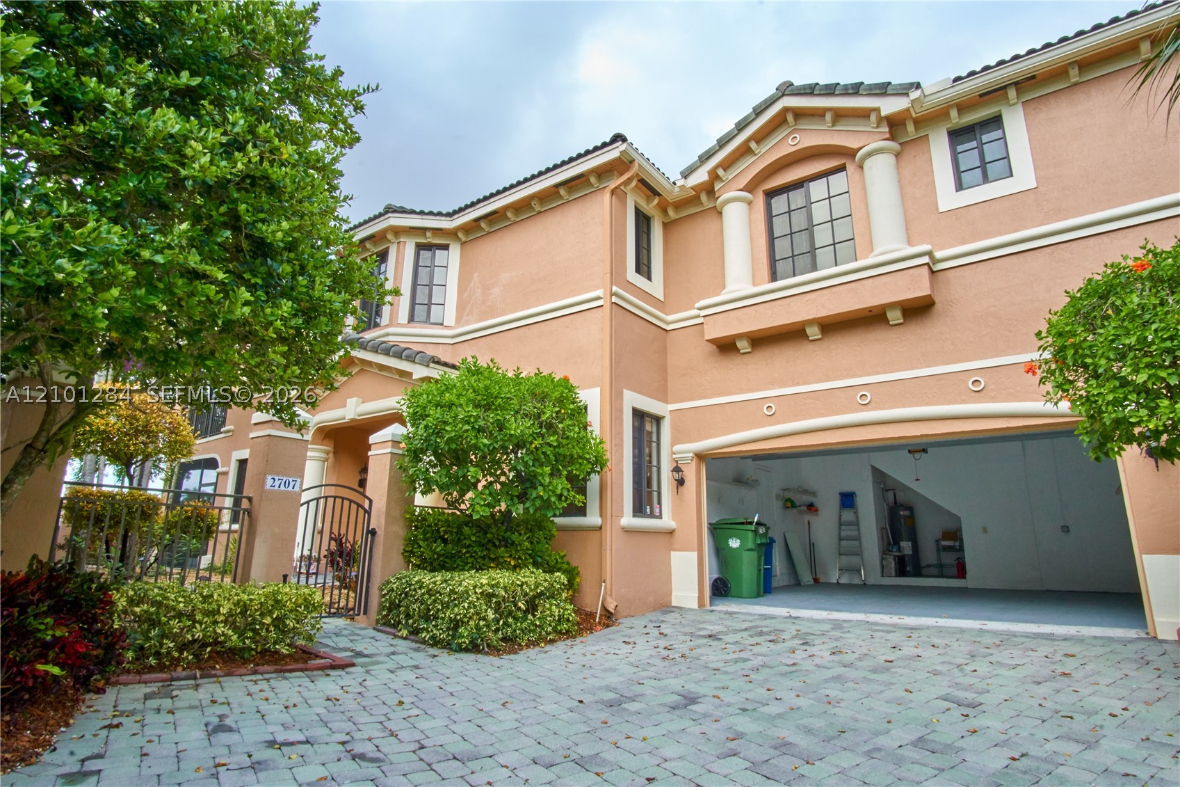 2707 Center Ct Dr #1-15, Weston FL 33332