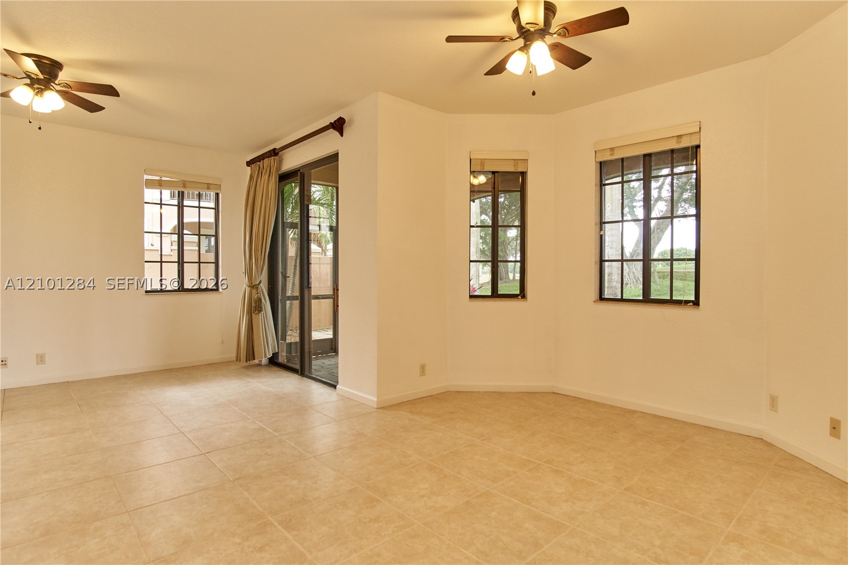 2707 Center Ct Dr #1-15, Weston FL 33332