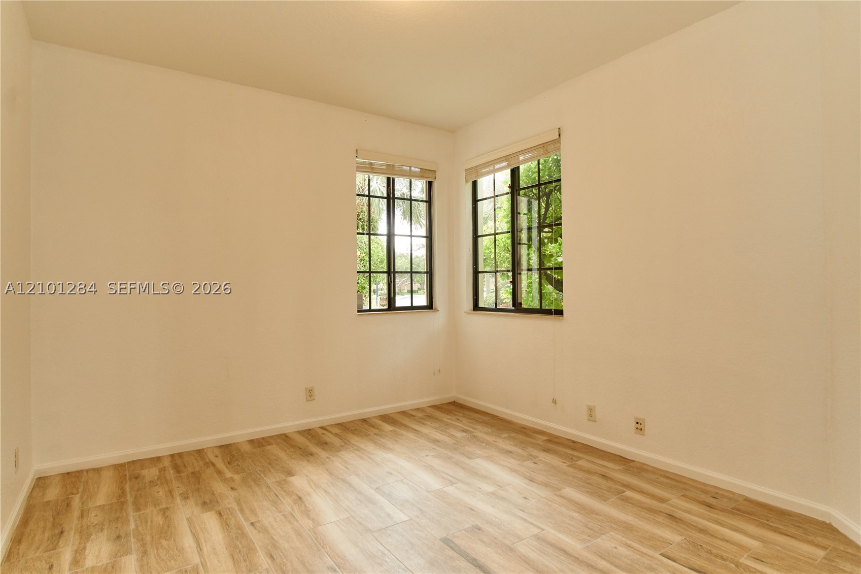 2707 Center Ct Dr #1-15, Weston FL 33332