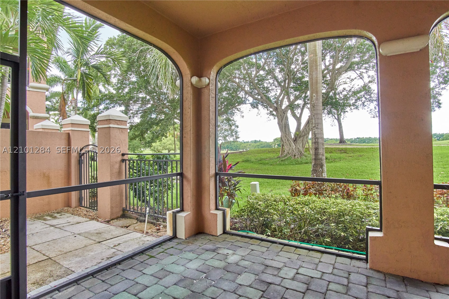 2707 Center Ct Dr #1-15, Weston FL 33332