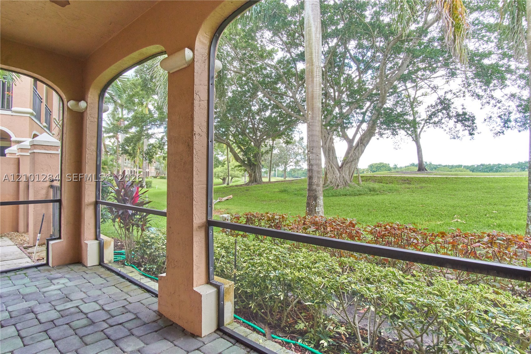 2707 Center Ct Dr #1-15, Weston FL 33332