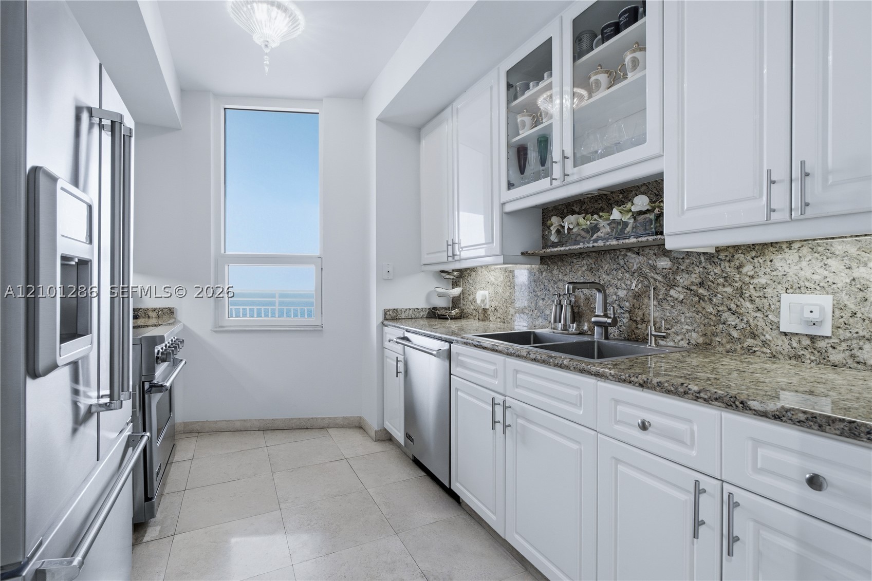 808 Brickell Key Dr #1106, Miami FL 33131
