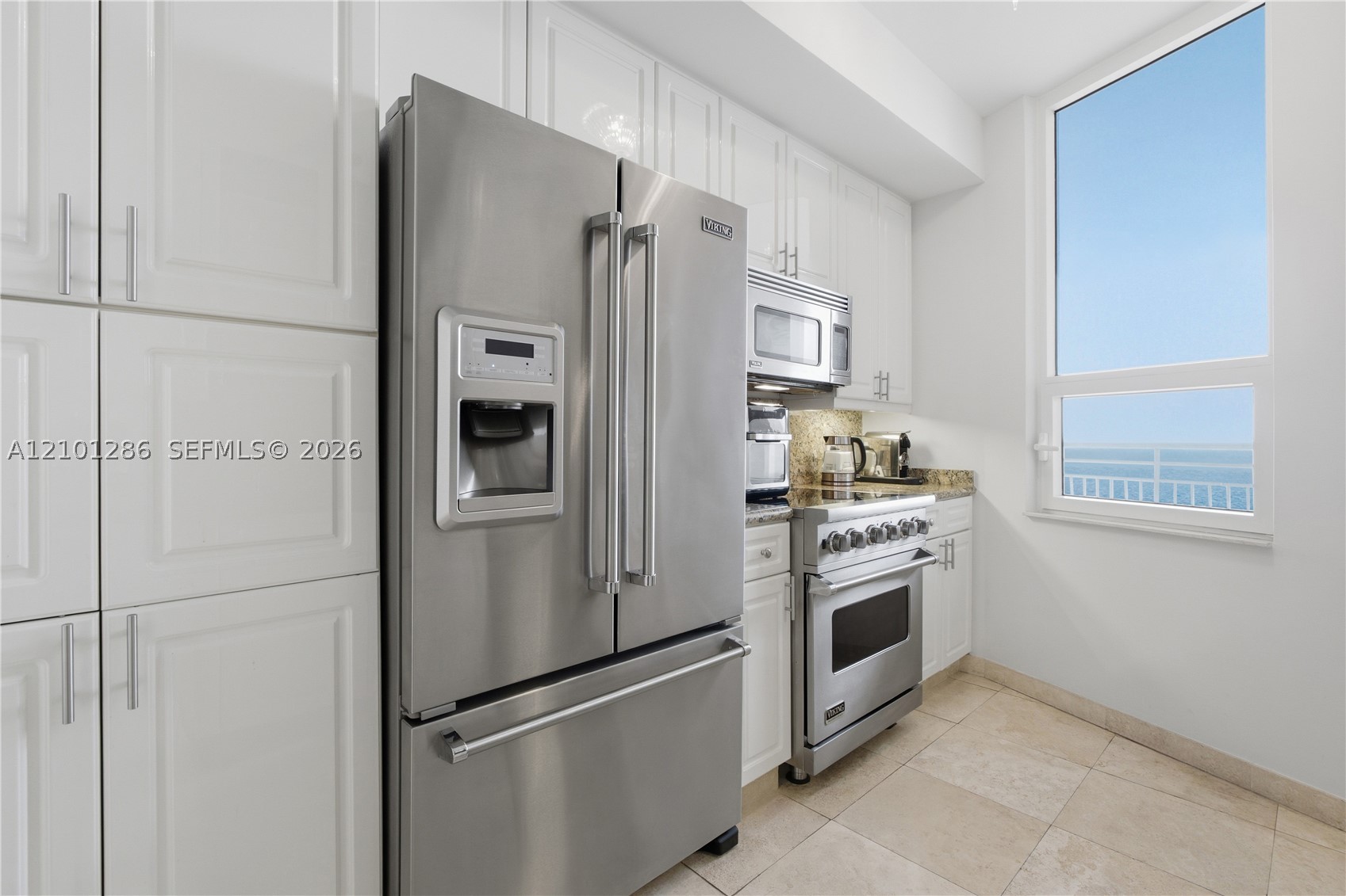 808 Brickell Key Dr #1106, Miami FL 33131
