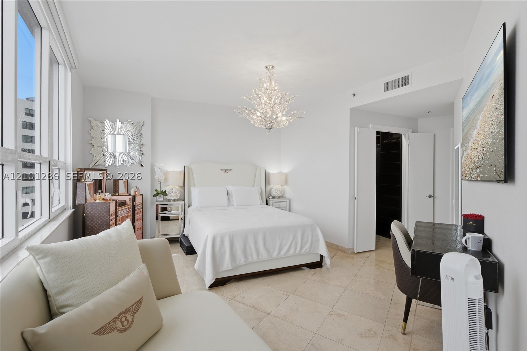 808 Brickell Key Dr #1106, Miami FL 33131