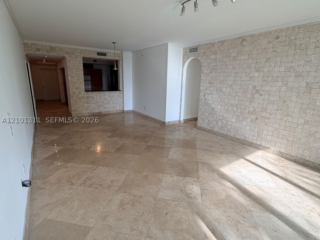 3340 NE 190th St #308, Aventura FL 33180