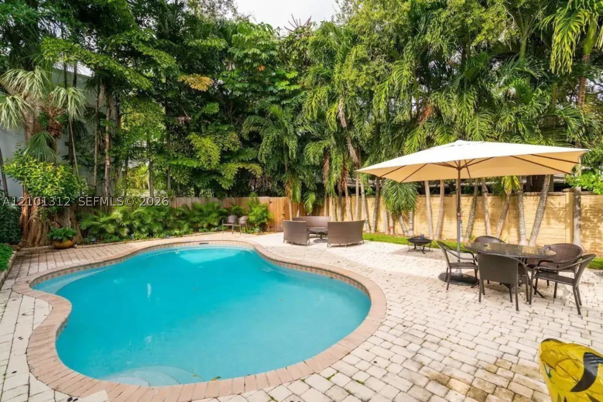 1725 Tigertail Ave, Miami FL 33133