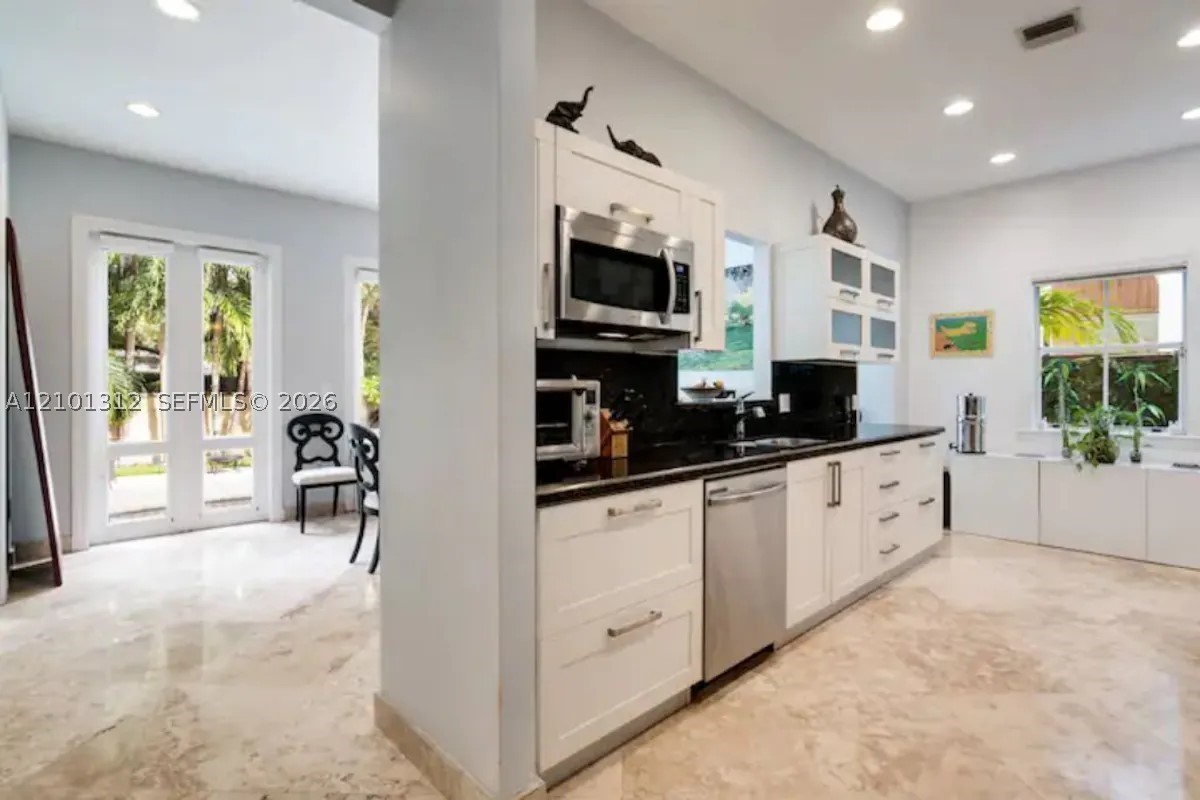 1725 Tigertail Ave, Miami FL 33133