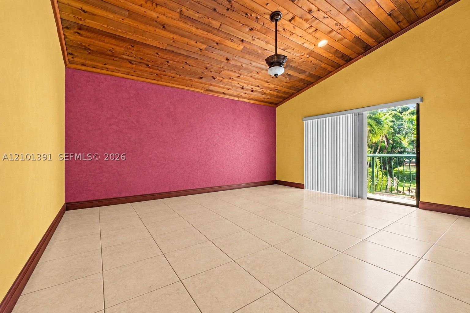 10010 NW 135th St, Hialeah Gardens FL 33018