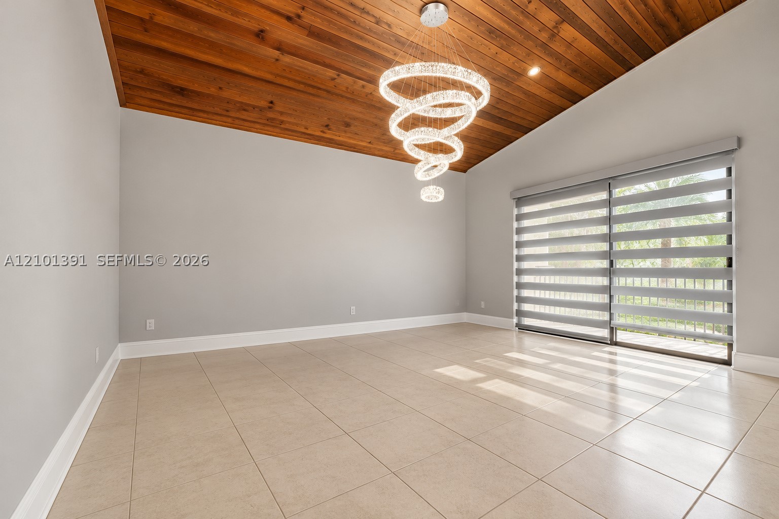 10010 NW 135th St, Hialeah Gardens FL 33018
