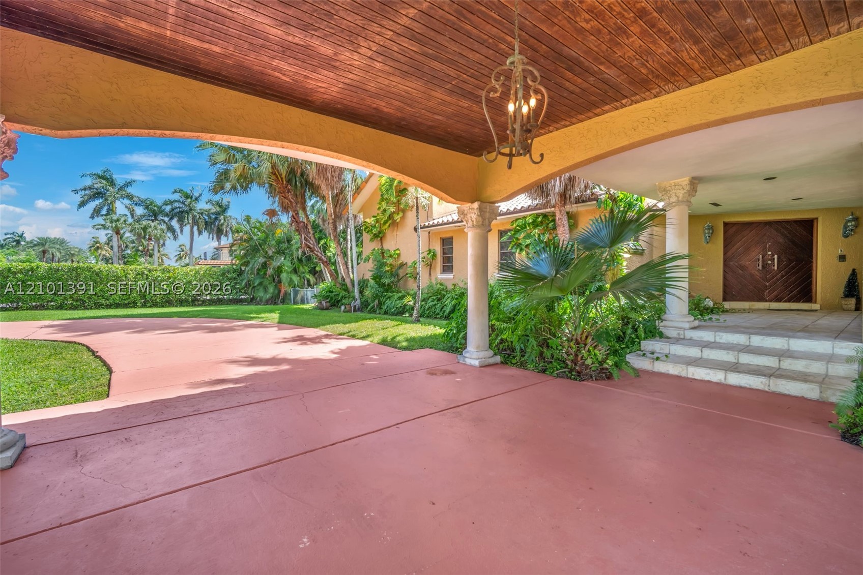10010 NW 135th St, Hialeah Gardens FL 33018