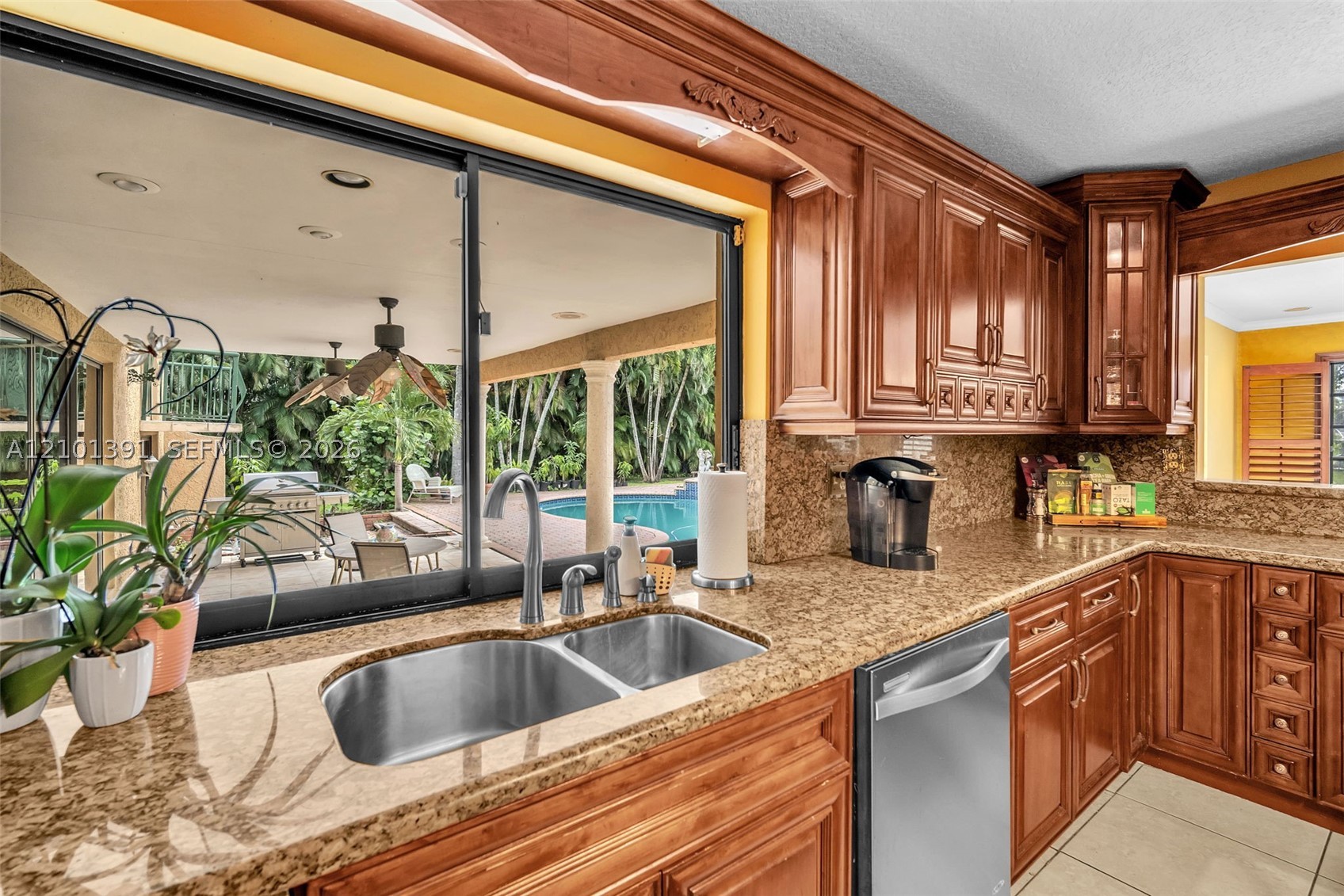 10010 NW 135th St, Hialeah Gardens FL 33018