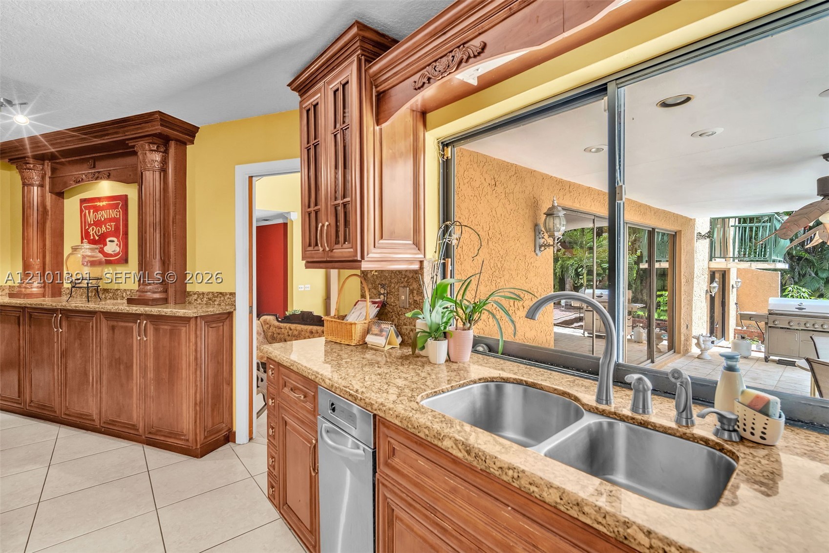 10010 NW 135th St, Hialeah Gardens FL 33018