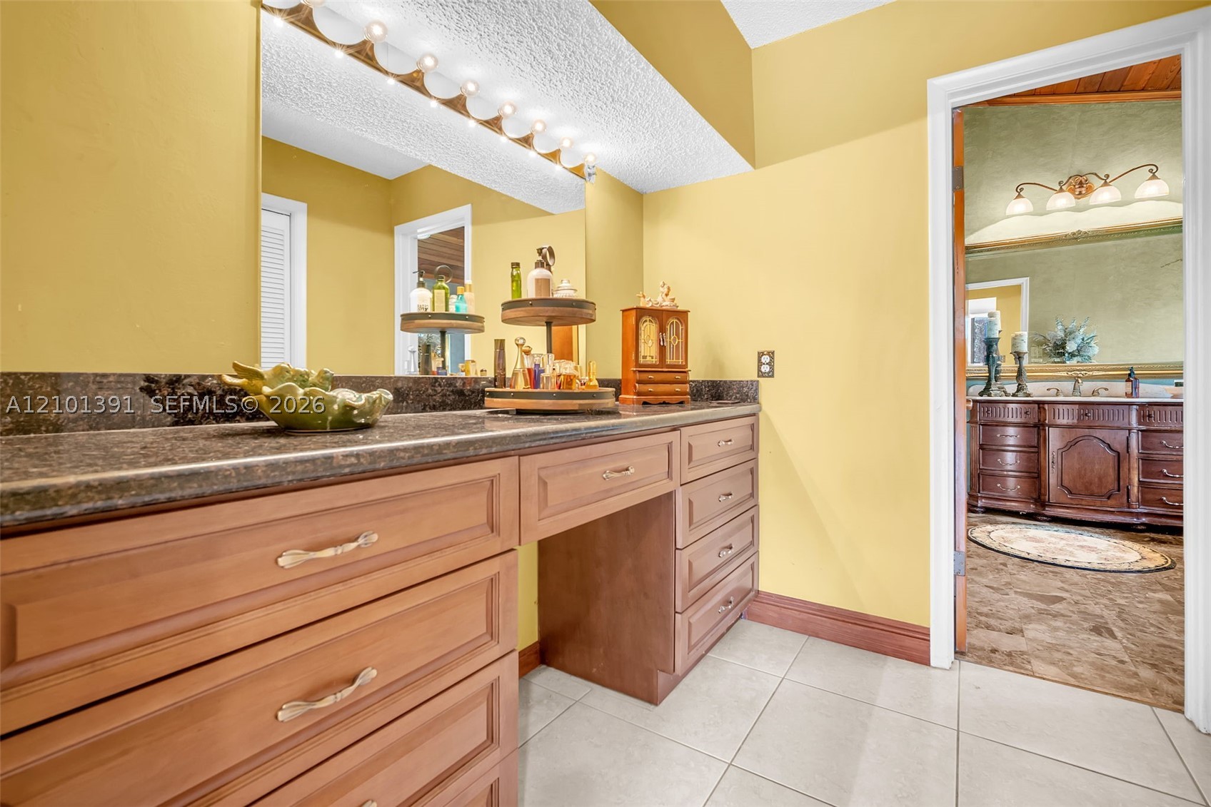 10010 NW 135th St, Hialeah Gardens FL 33018