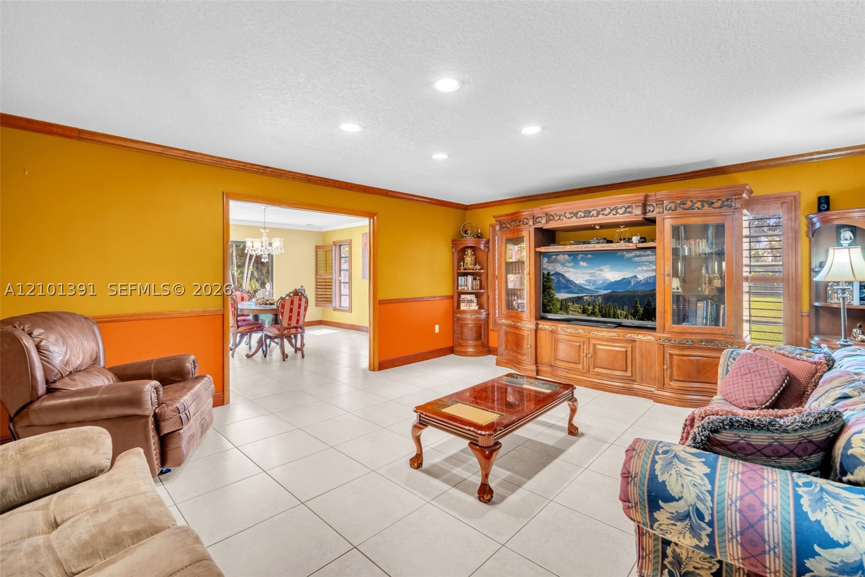 10010 NW 135th St, Hialeah Gardens FL 33018
