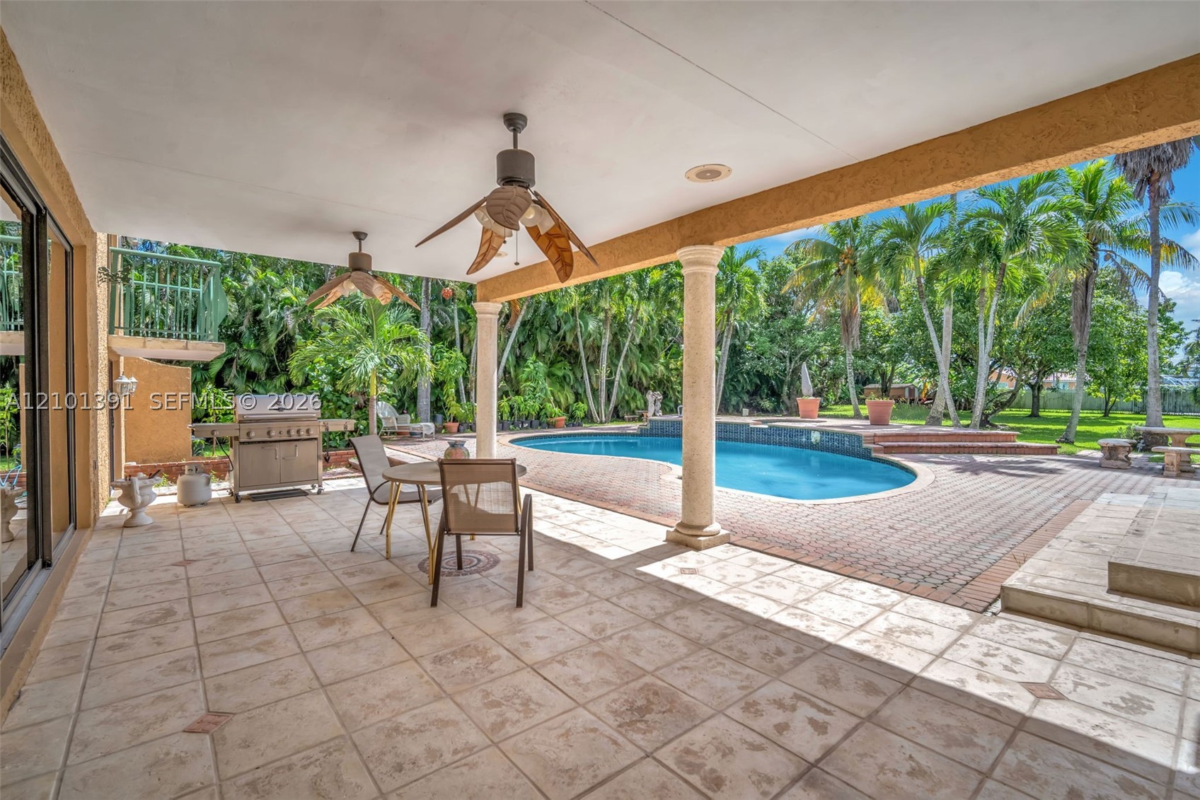 10010 NW 135th St, Hialeah Gardens FL 33018