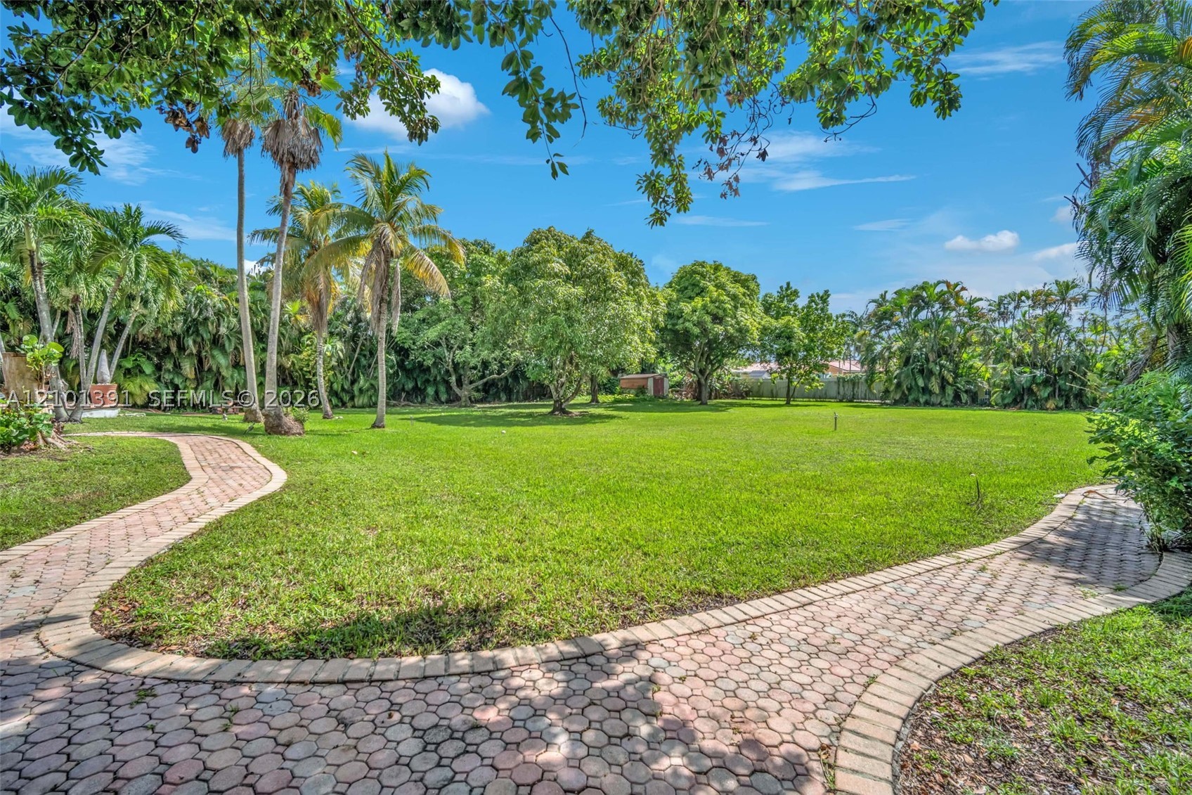 10010 NW 135th St, Hialeah Gardens FL 33018