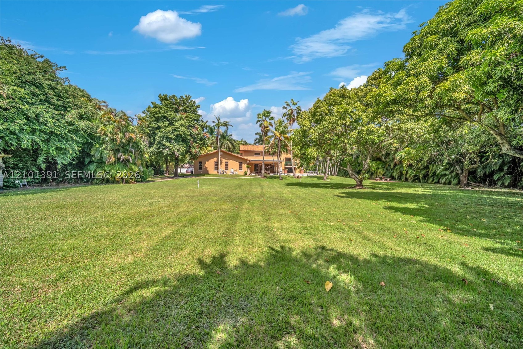 10010 NW 135th St, Hialeah Gardens FL 33018