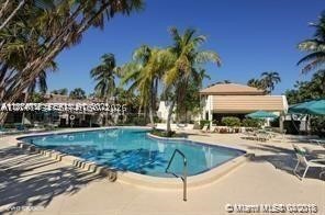 8267 SW 128th St #207, Pinecrest FL 33156