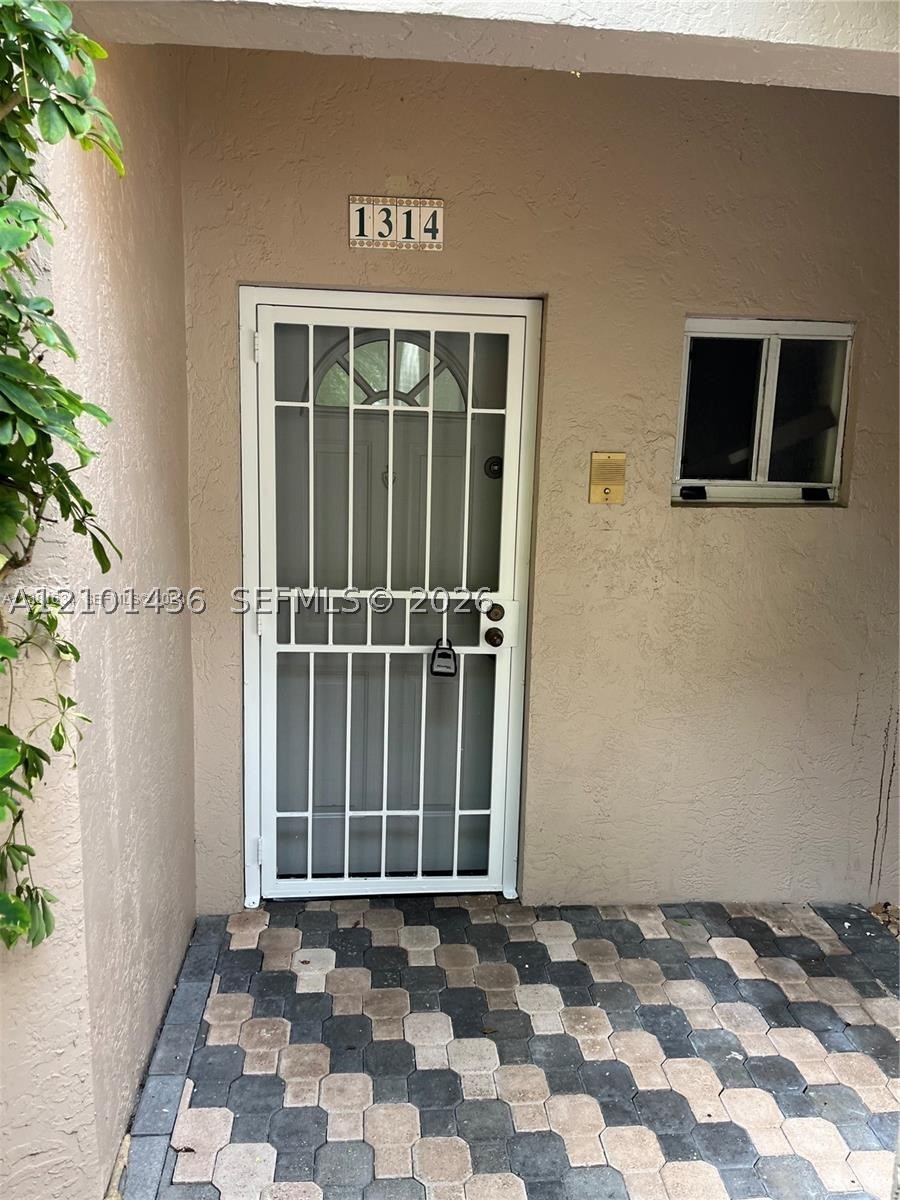 1314 NE 105th St #9, Miami Shores FL 33138