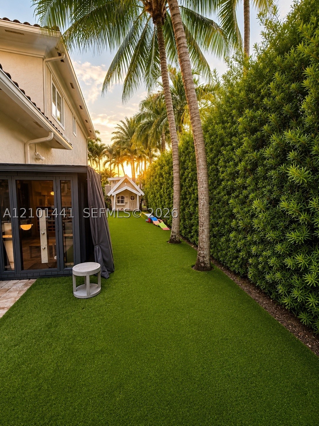 560 Coconut Palm Ter, Plantation FL 33324