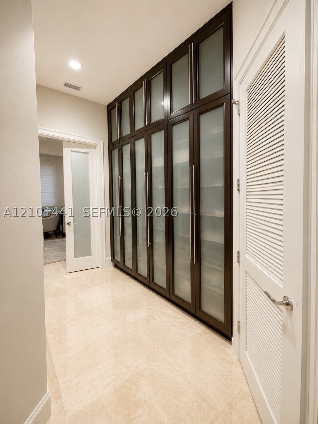 560 Coconut Palm Ter, Plantation FL 33324