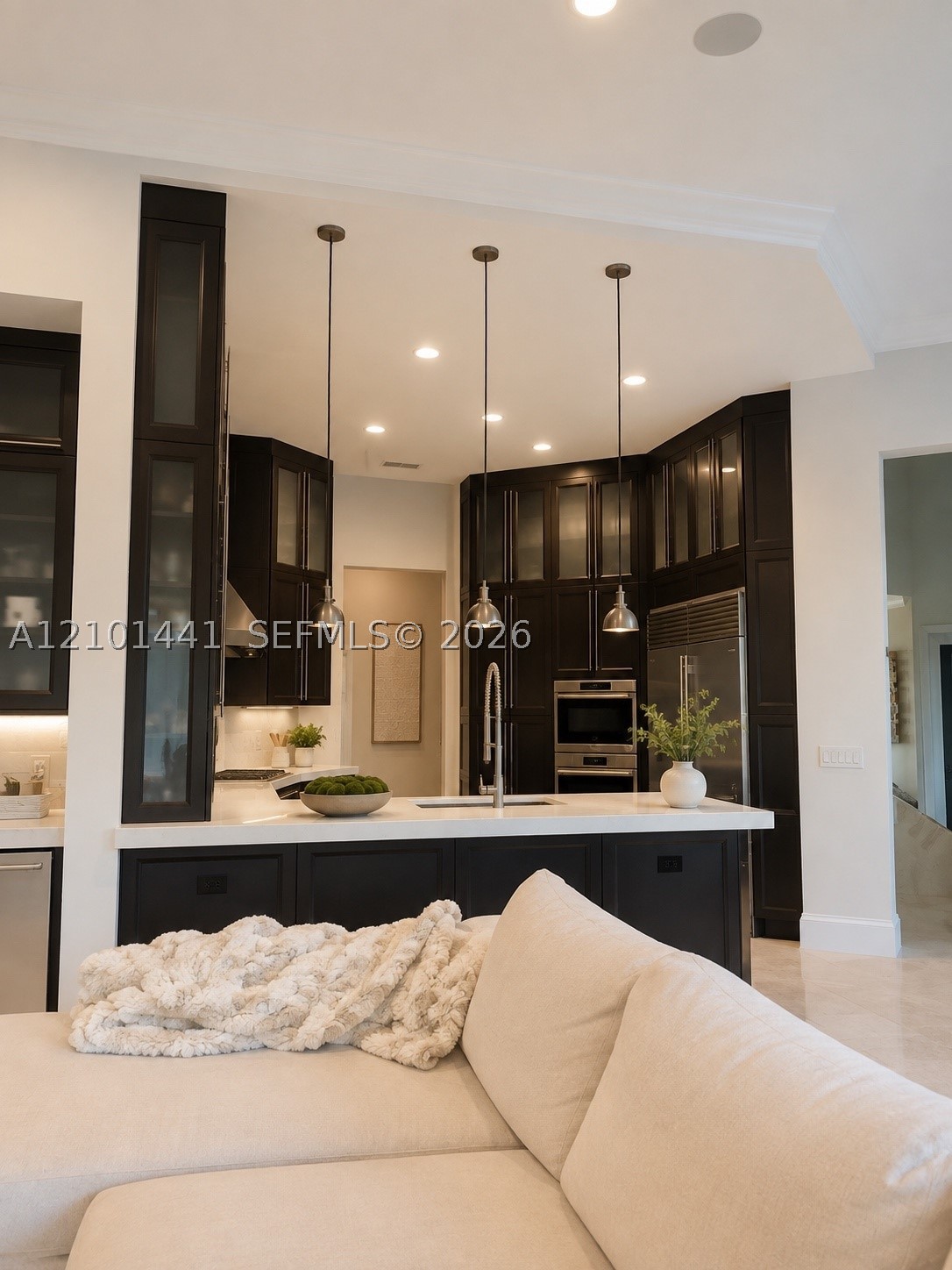 560 Coconut Palm Ter, Plantation FL 33324