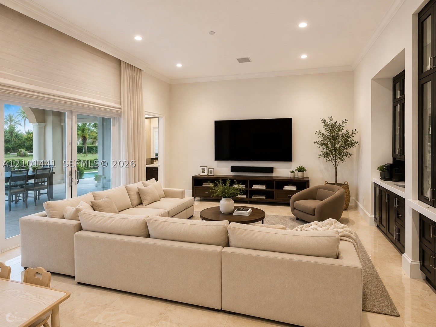 560 Coconut Palm Ter, Plantation FL 33324