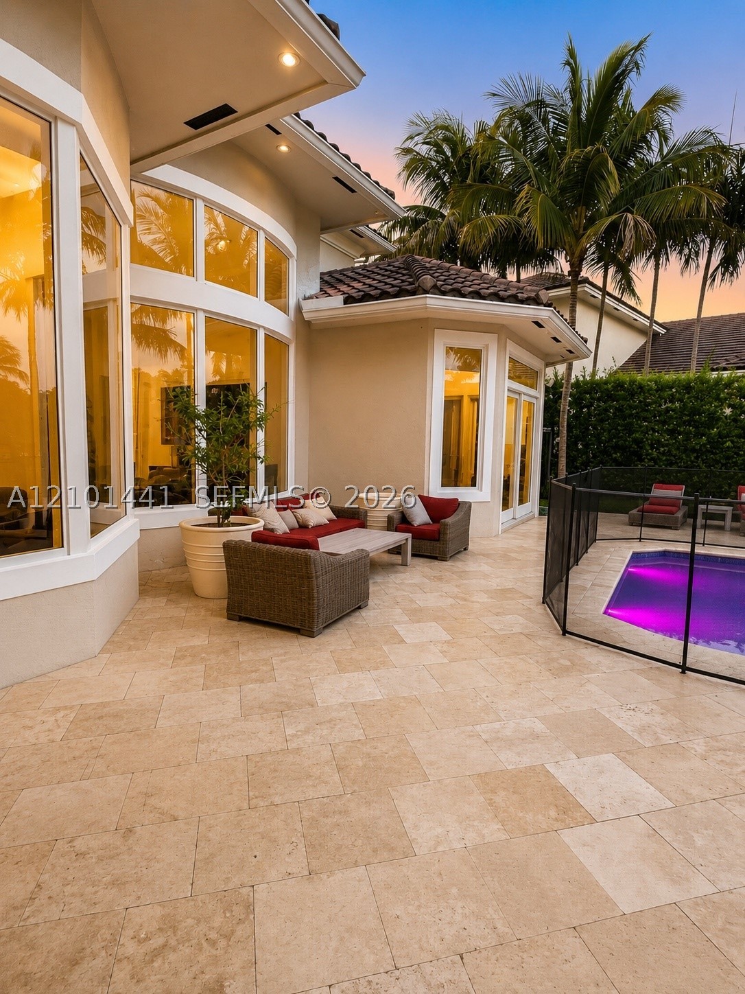 560 Coconut Palm Ter, Plantation FL 33324